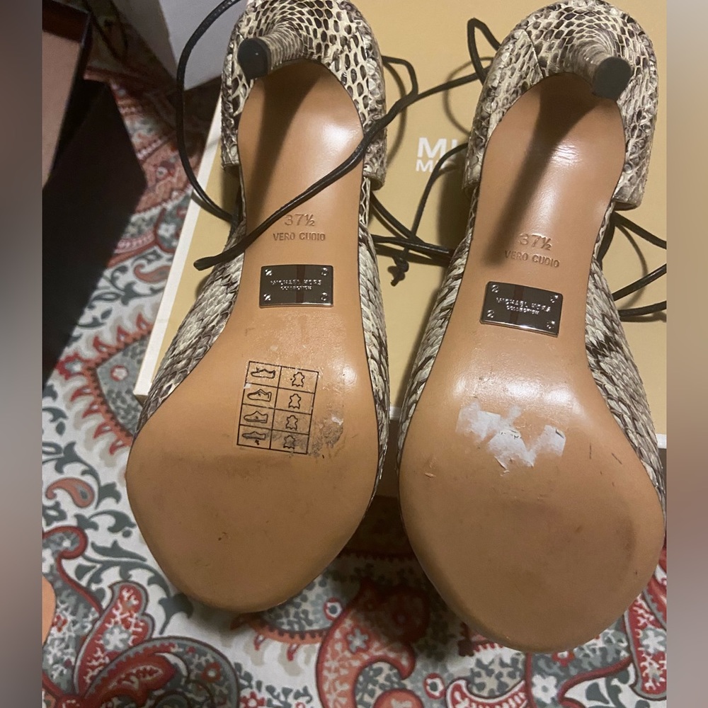 Vero Cuoio Heels
